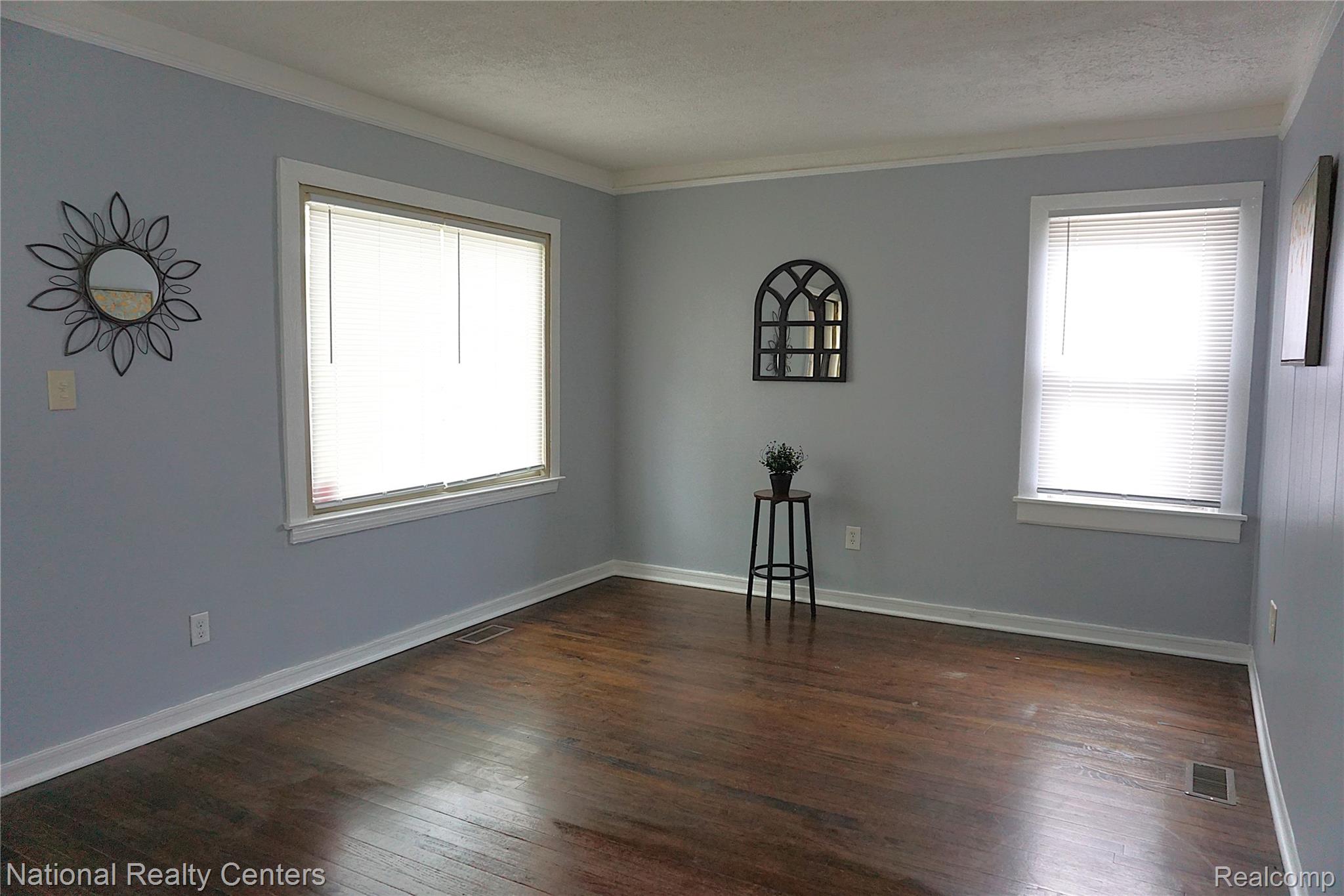 18505 DEERING