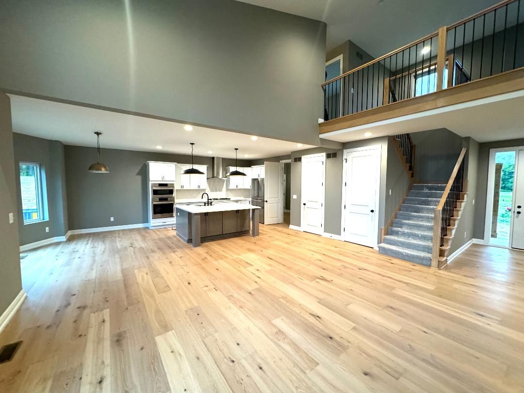 325 W Dawson