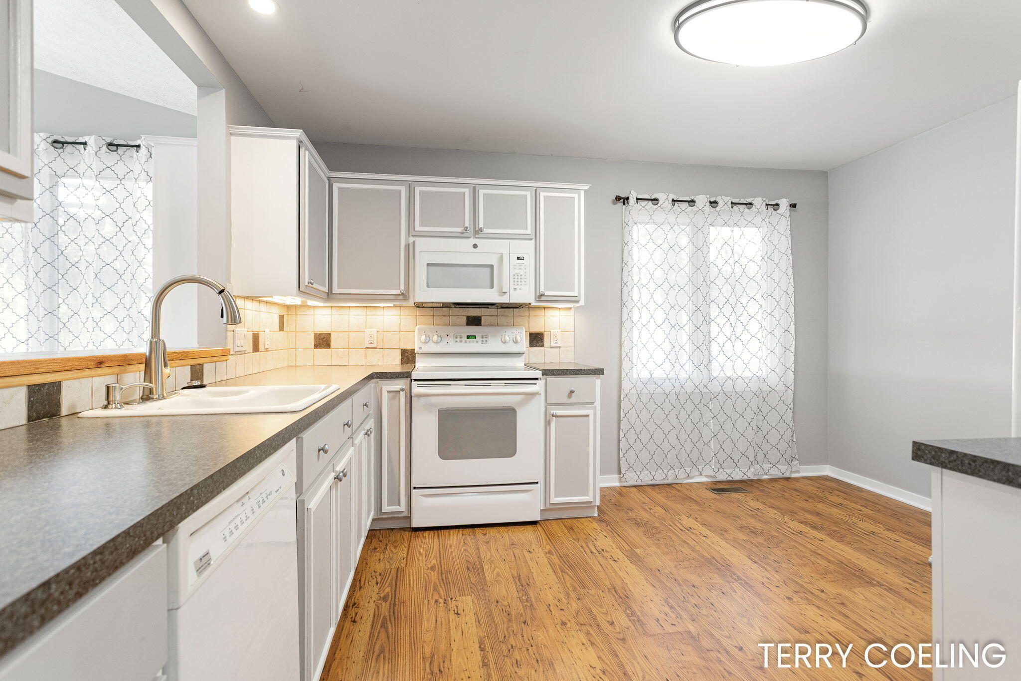 2868 Grand Isle Drive NE