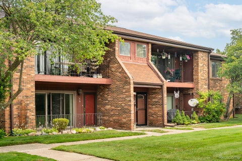 Photo of 23788 Village House Drive N #5A, Southfield City, MI 48033 (MLS # 20261055027)