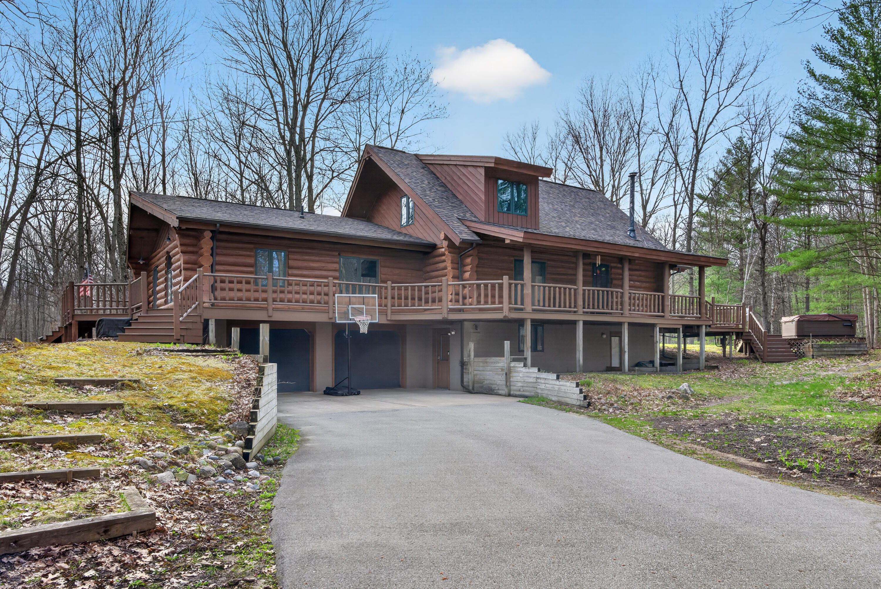 837 E Whitetail Drive