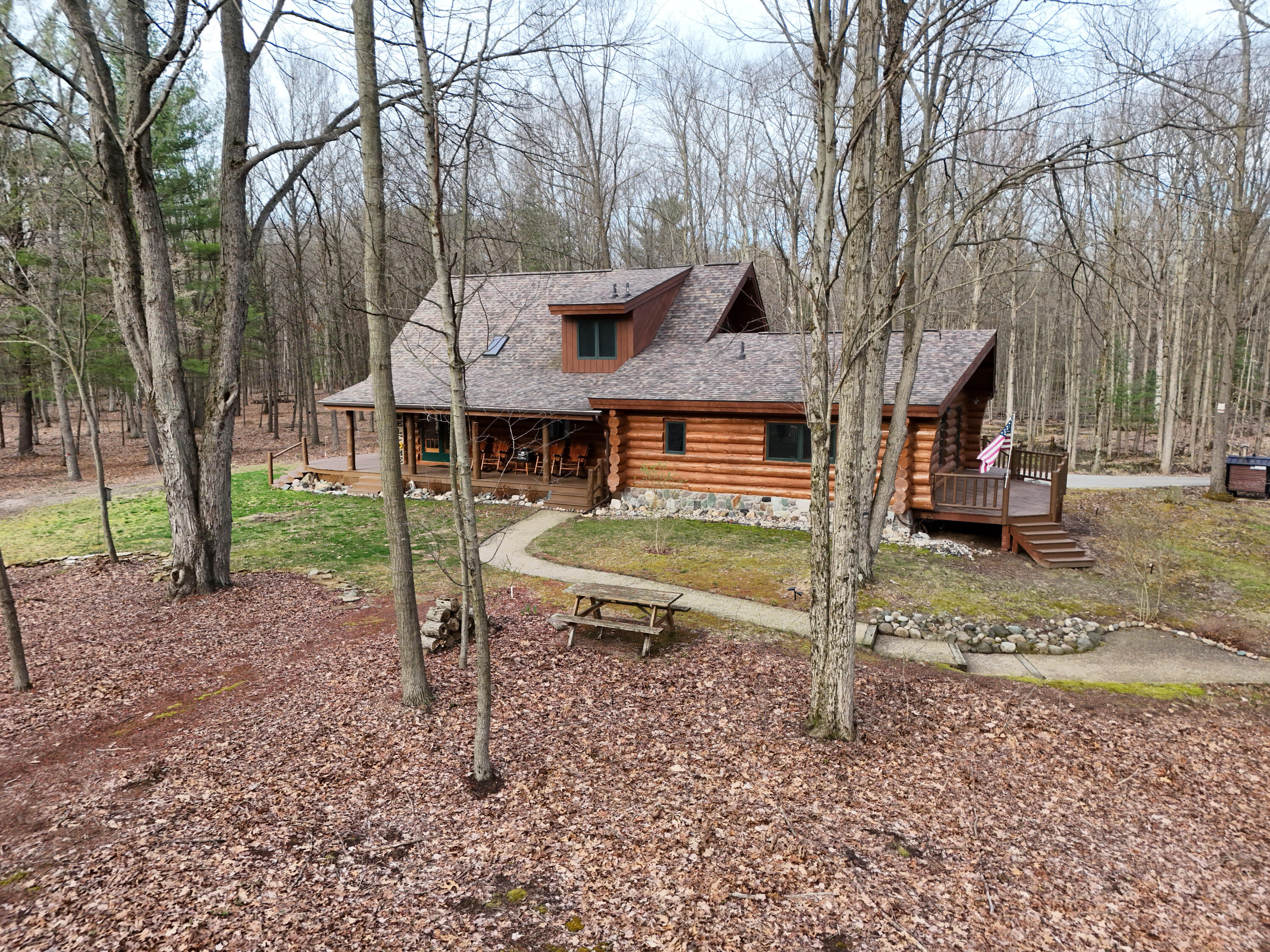 837 E Whitetail Drive