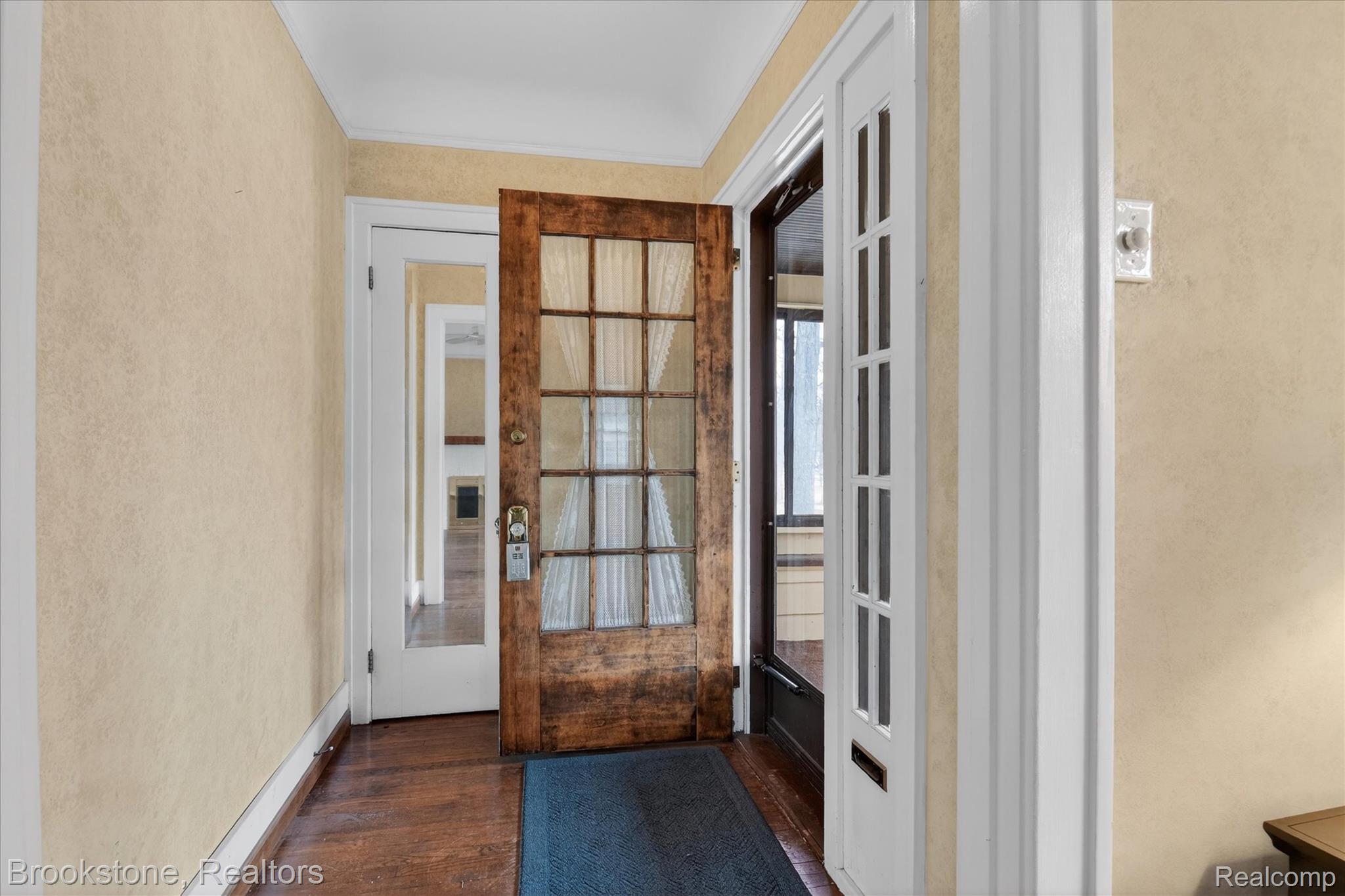 86 Oakdale Boulevard