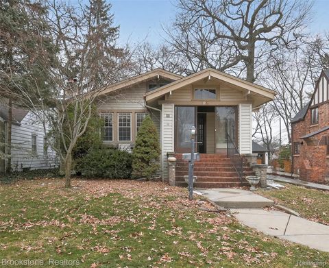 86 Oakdale Boulevard Pleasant Ridge City MI 48069