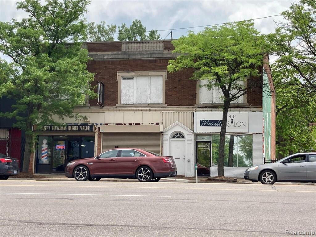 14318 E Jefferson Avenue