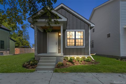 1752 Fischer Street Detroit City MI 48214