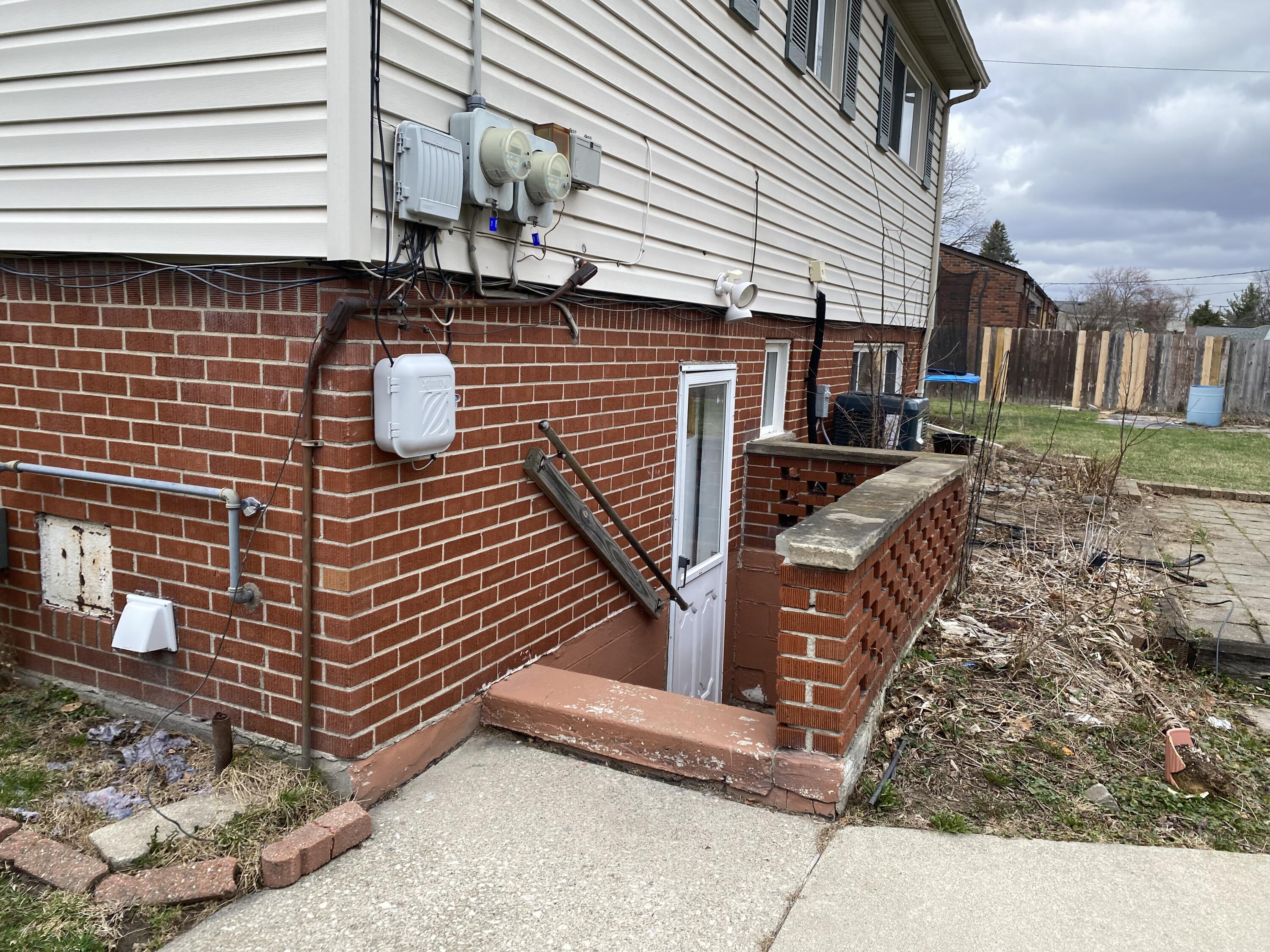 8129 Clippert Street