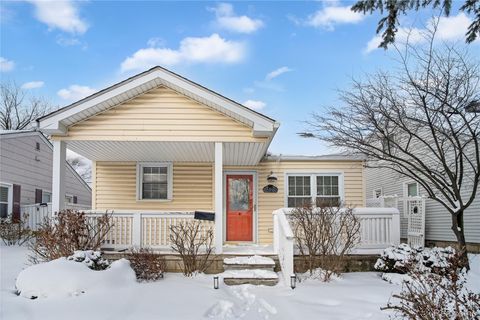 2315 Guthrie Royal Oak Charter Township MI 48067