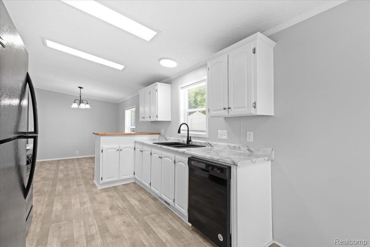 Orion Charter Township, Michigan 48359, United States, 3 Bedrooms Bedrooms, ,2 BathroomsBathrooms,Residential,Active,228832