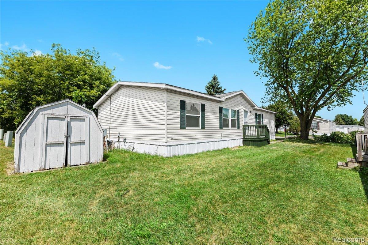 Orion Charter Township, Michigan 48359, United States, 3 Bedrooms Bedrooms, ,2 BathroomsBathrooms,Residential,Active,228832