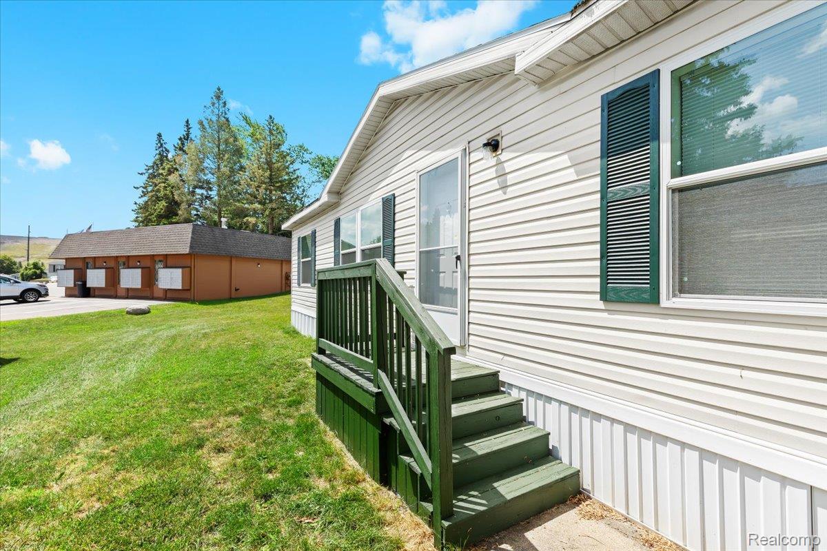 Orion Charter Township, Michigan 48359, United States, 3 Bedrooms Bedrooms, ,2 BathroomsBathrooms,Residential,Active,228832