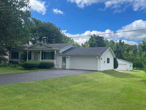 Photo of 12055 W Lennon Road, Clayton Charter Township, MI 48449 (MLS # 5050211987)