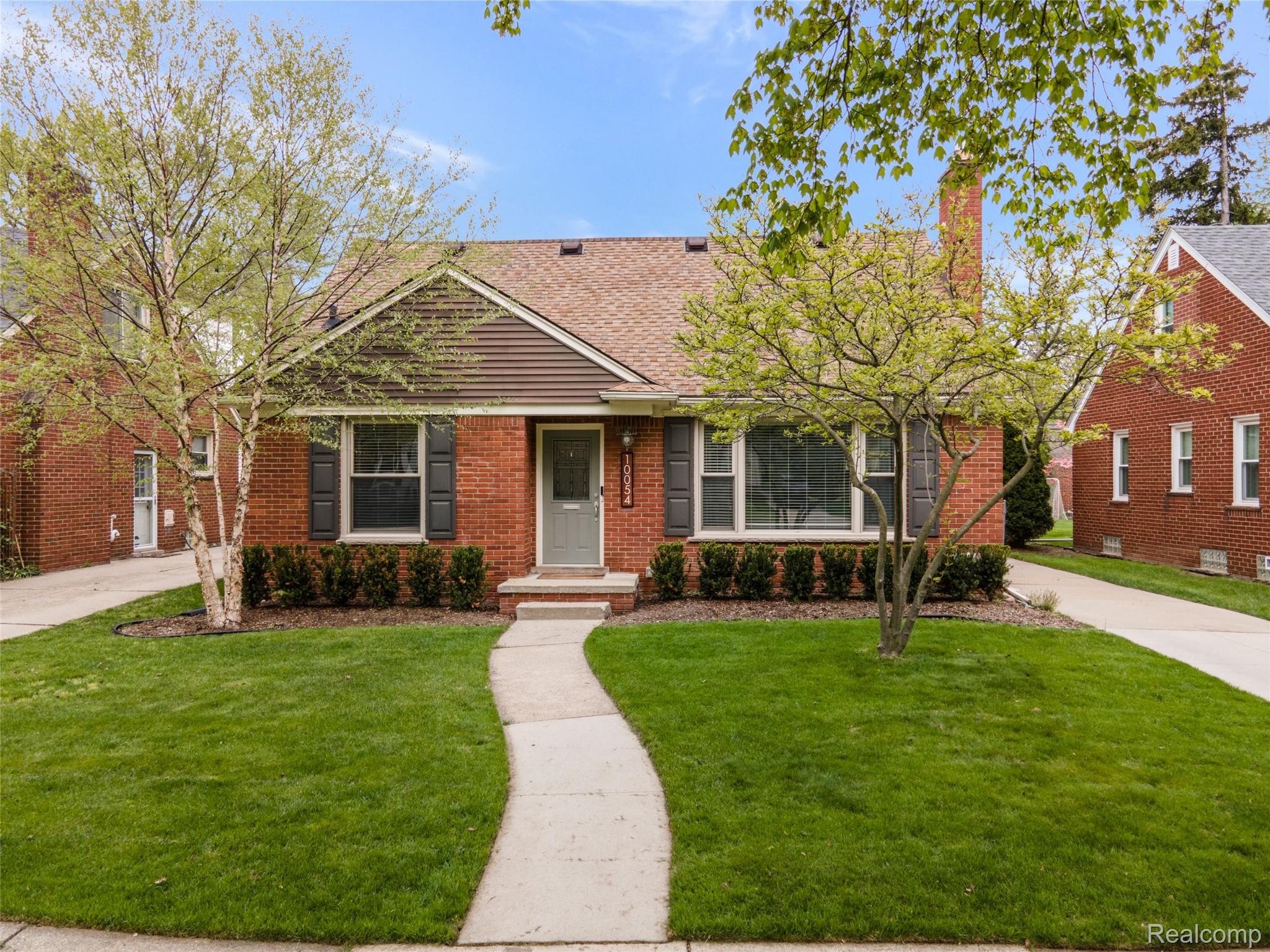 10054 Lincoln Drive