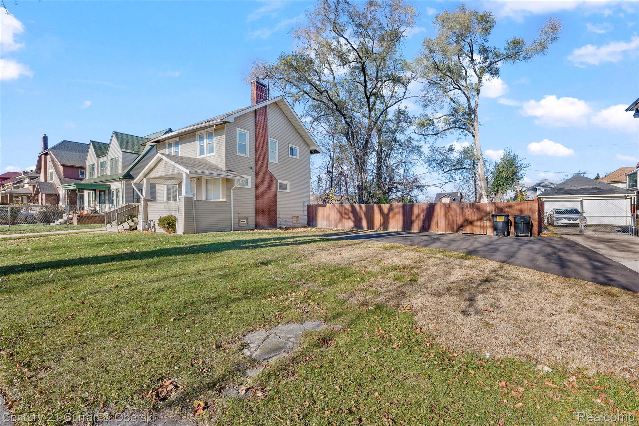 256 W Montana Street