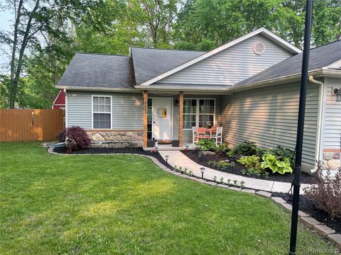 8645 Country Club Drive Hamburg Township MI 48169