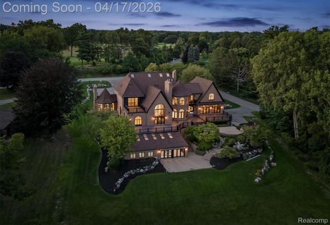 5305 Elmgate Bay Drive Orchard Lake Village City MI 48324