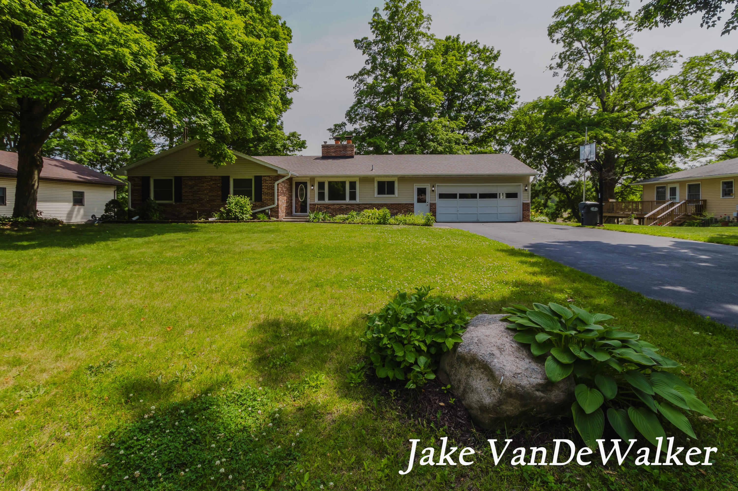 6835 Countryview Drive