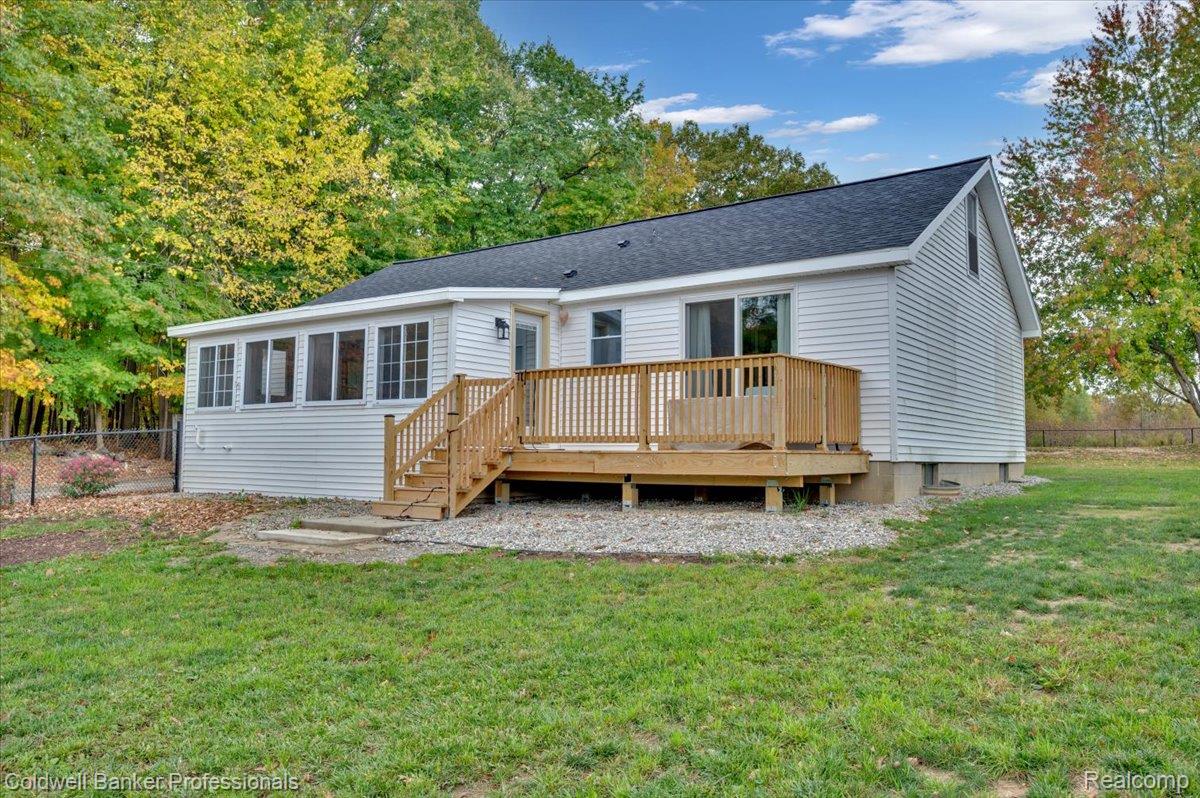 152 Mapleleaf Road S Mapleleaf Road