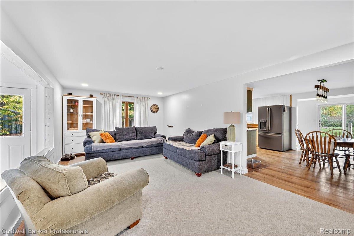 152 Mapleleaf Road S Mapleleaf Road
