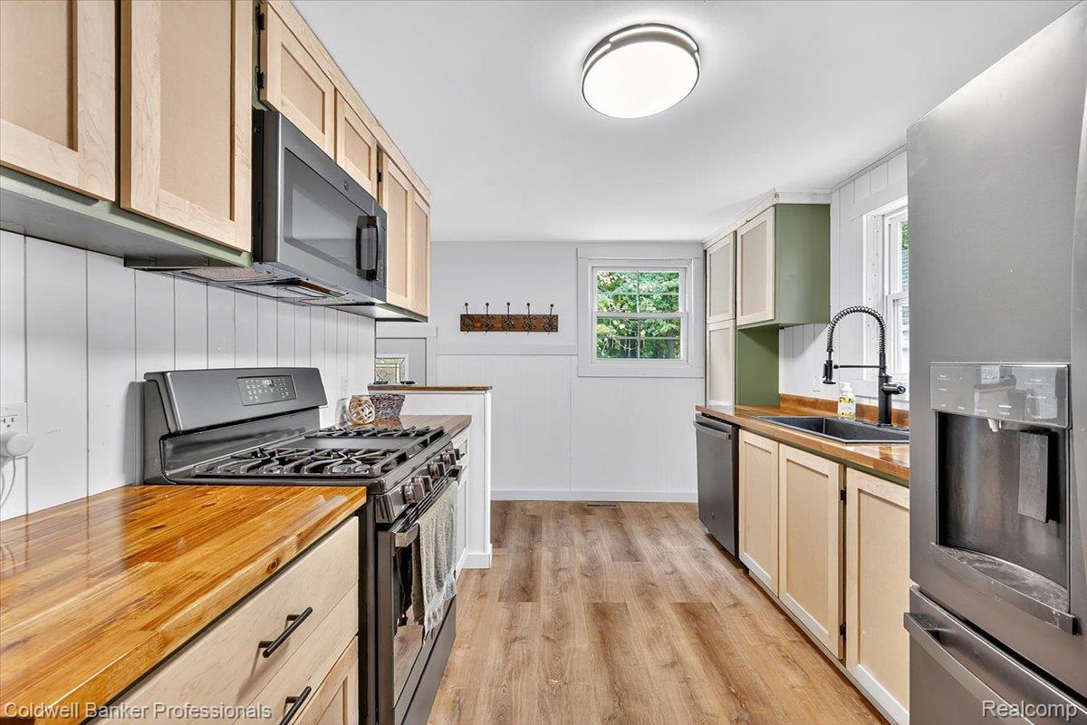 152 Mapleleaf Road S Mapleleaf Road