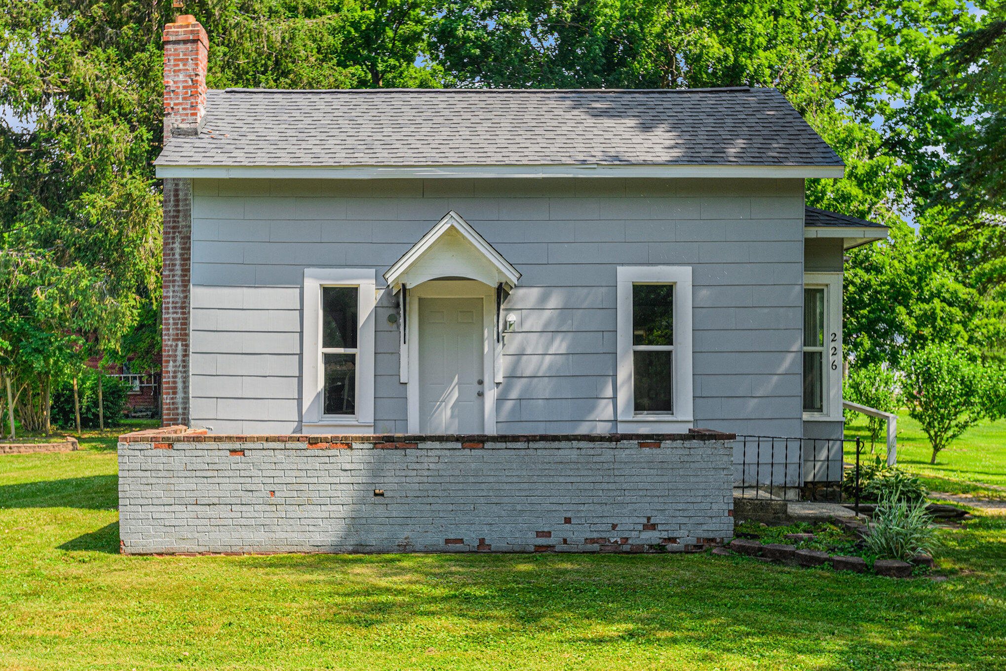 226 W Dibble Street W