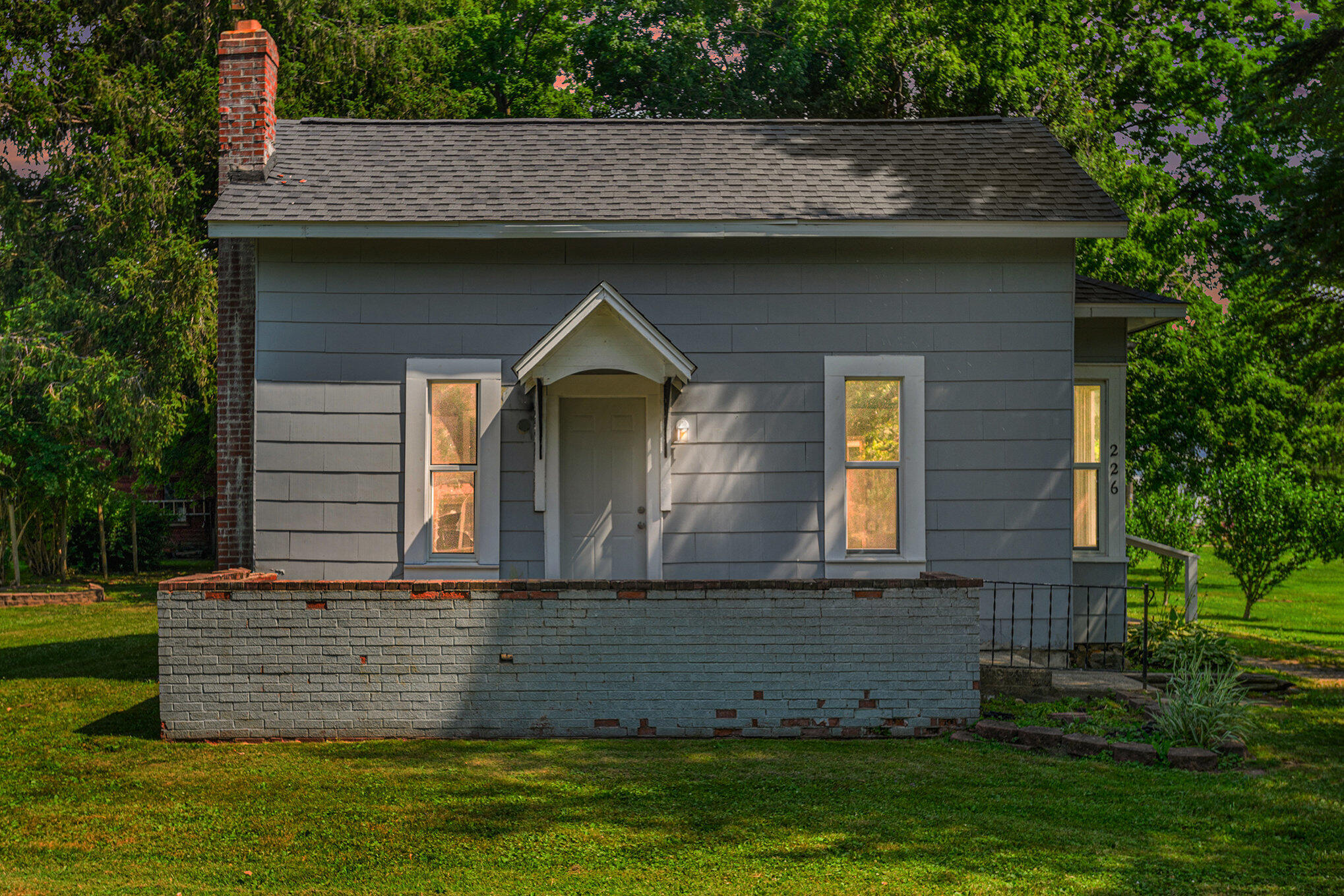 226 W Dibble Street W