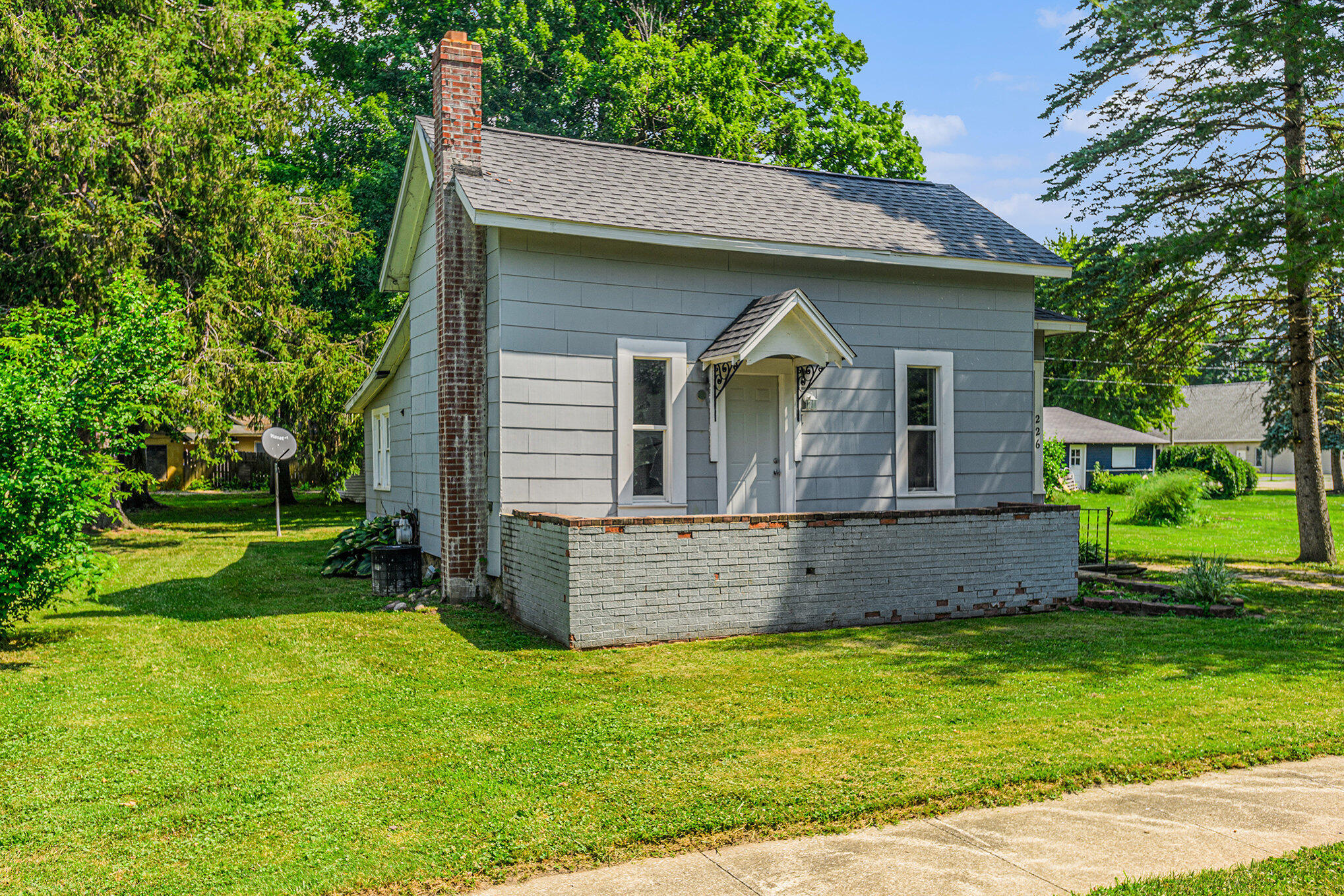 226 W Dibble Street W