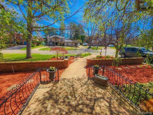5130 LAKE BLUFF Road