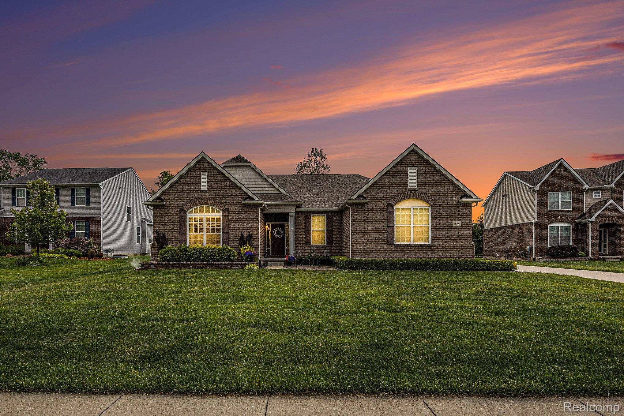 825 McIntosh Court