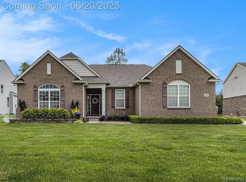 825 McIntosh Court Oakland Charter Township MI 48363
