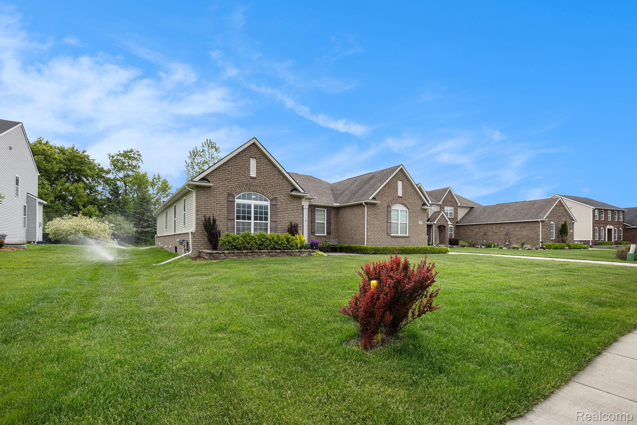 825 McIntosh Court