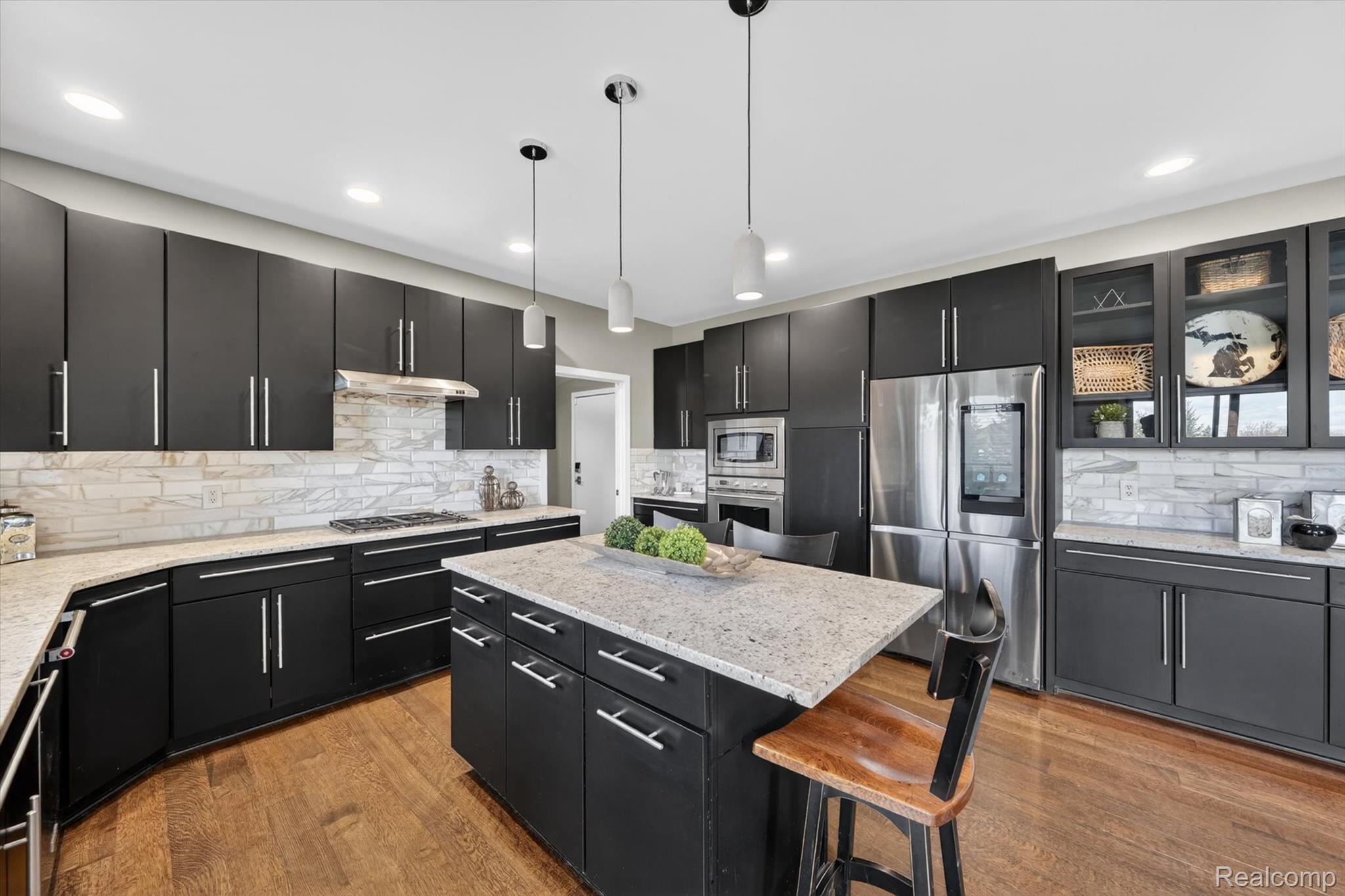4176 Oak Tree Circle
