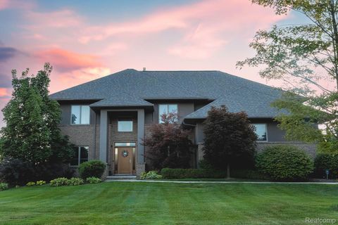 4176 Oak Tree Circle Oakland Charter Township MI 48306