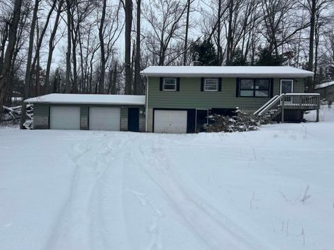 21638 Sandy Drive White Pigeon Village MI 49091