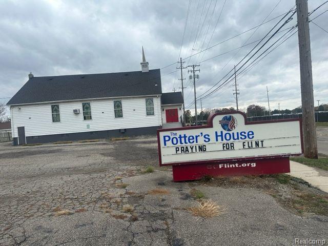 1386 E HEMPHILL Road