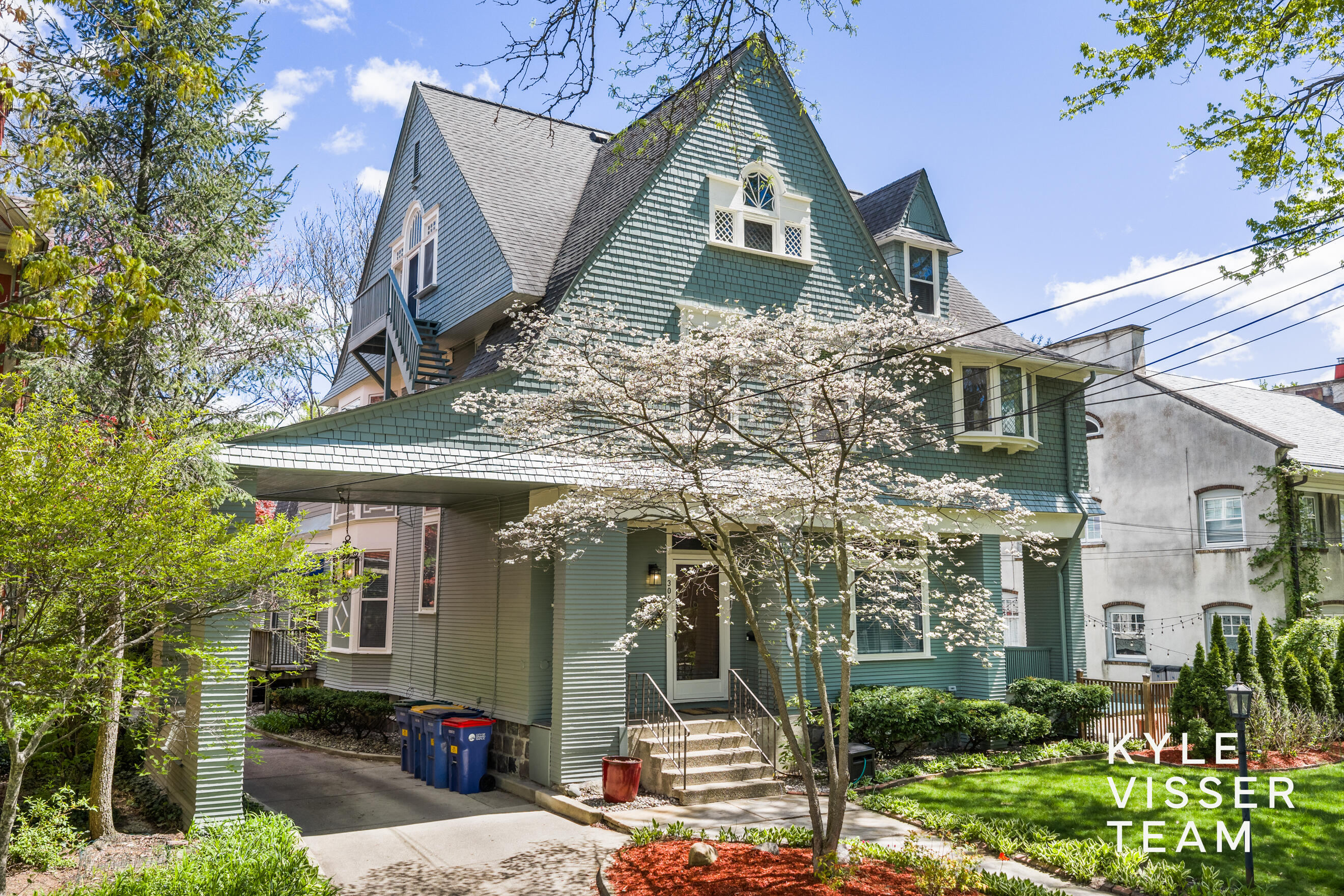 304 Paris Avenue SE