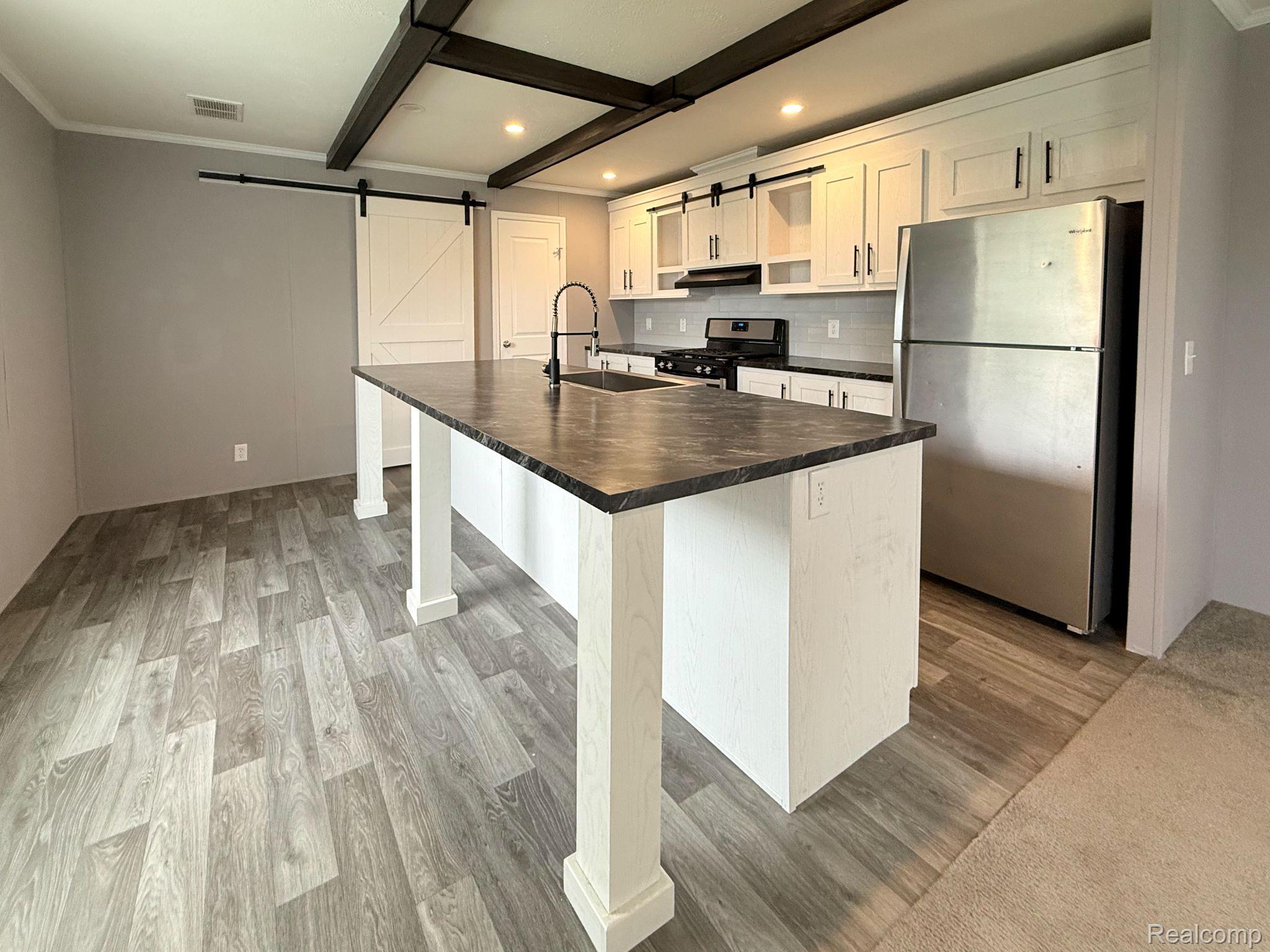 258 Diamond Circle