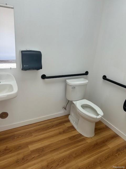 140 E Grand River Avenue