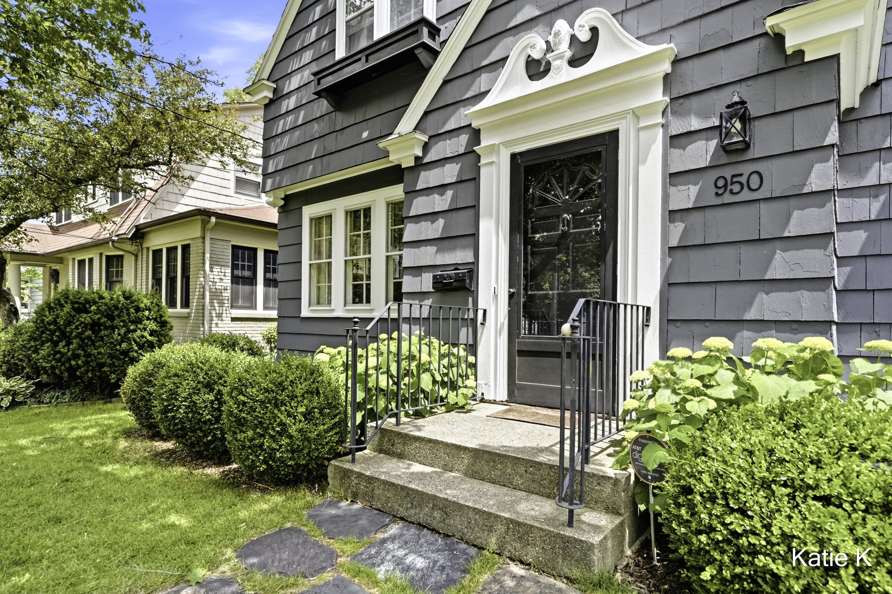 950 Orchard Avenue SE