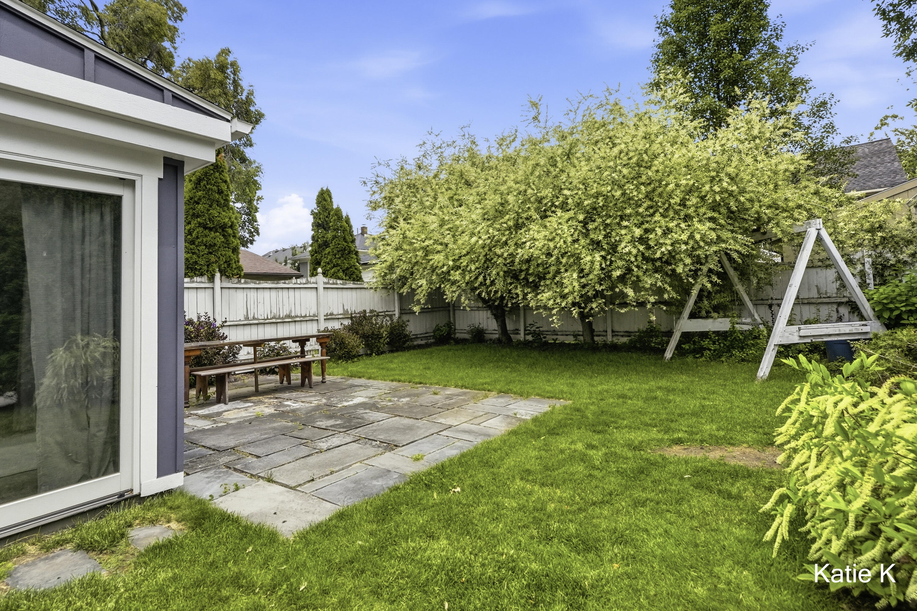 950 Orchard Avenue SE
