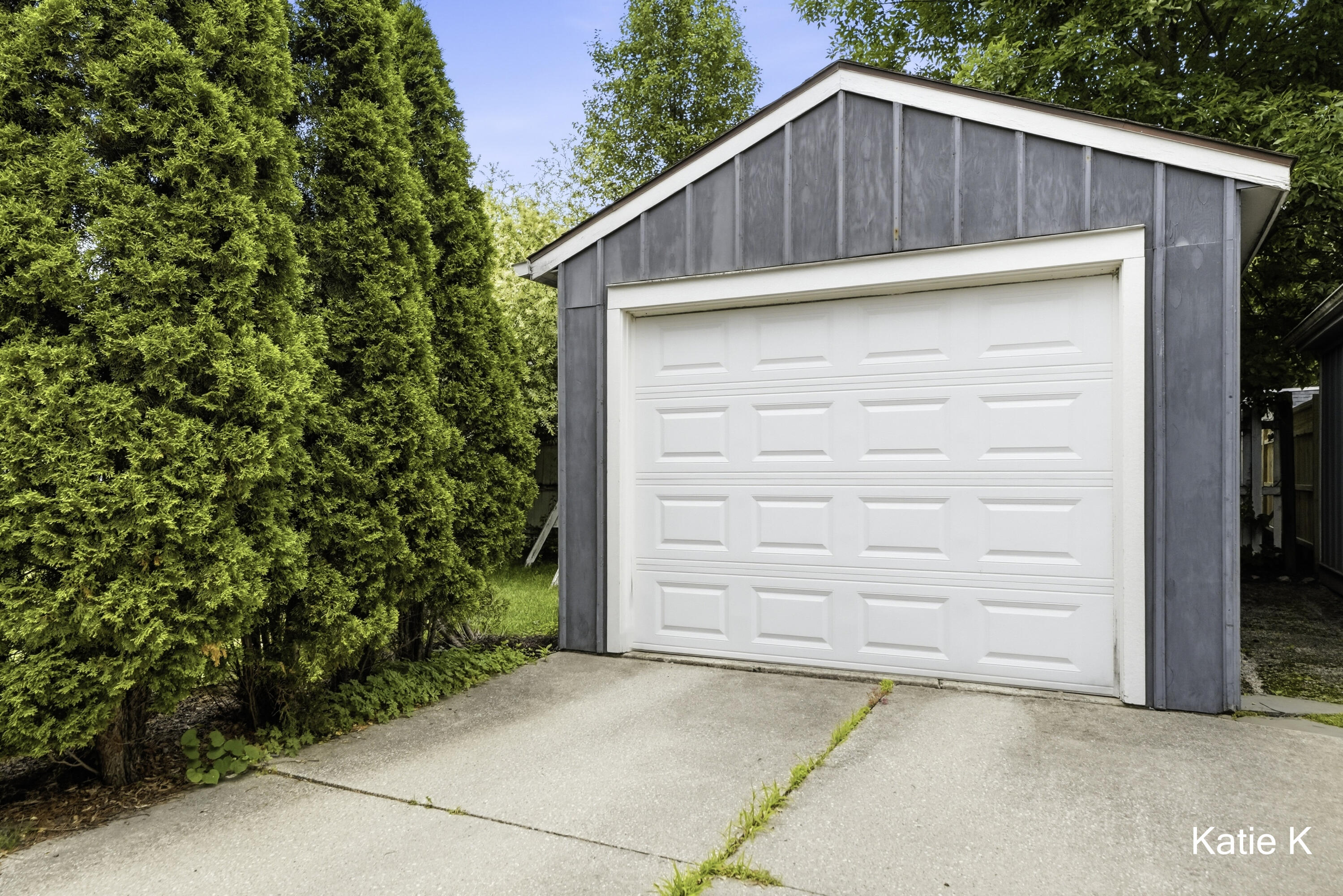950 Orchard Avenue SE