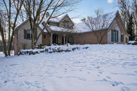 1569 Gleneagles Highland Charter Township MI 48357