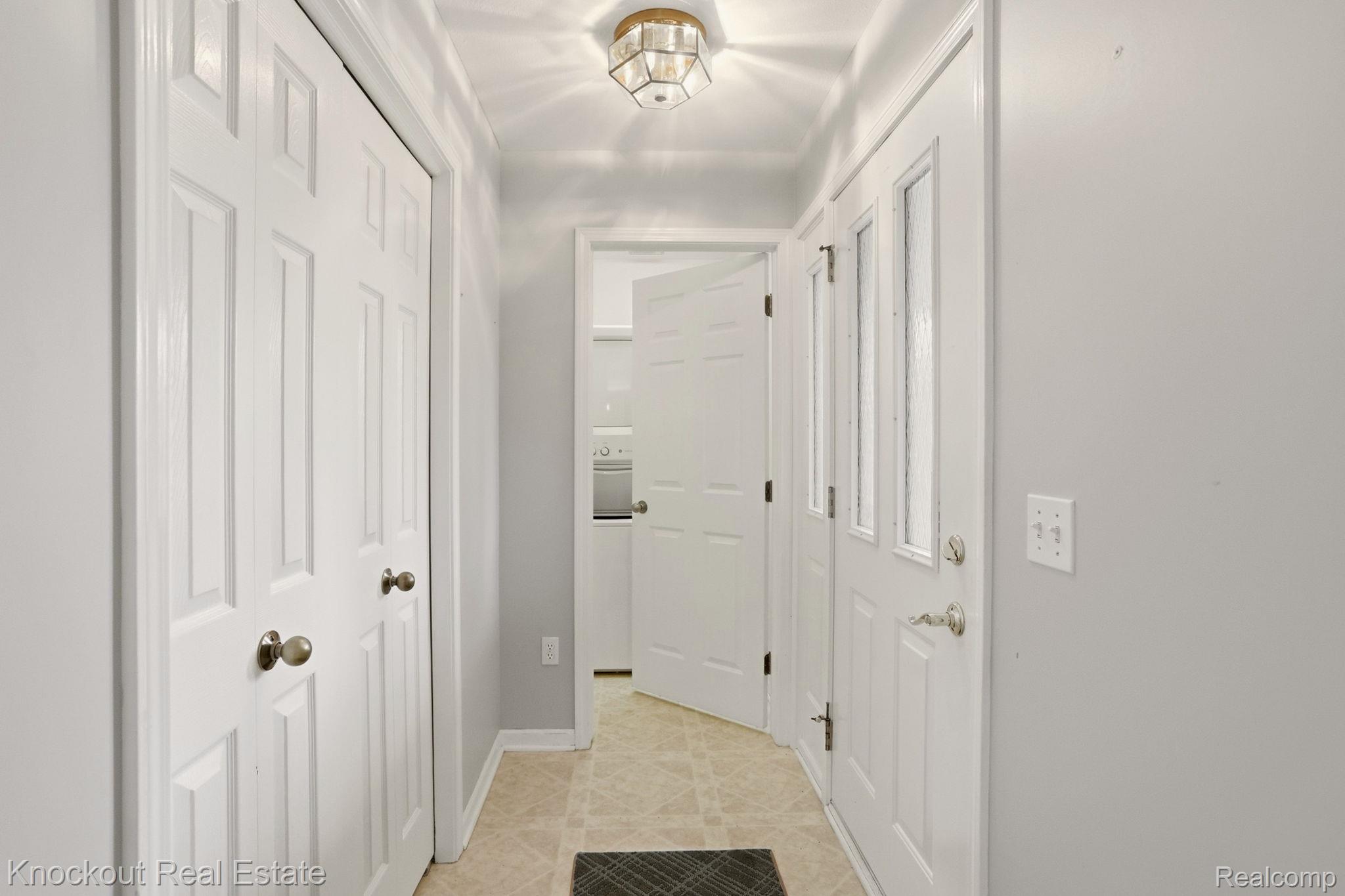 2 Wilshire Drive