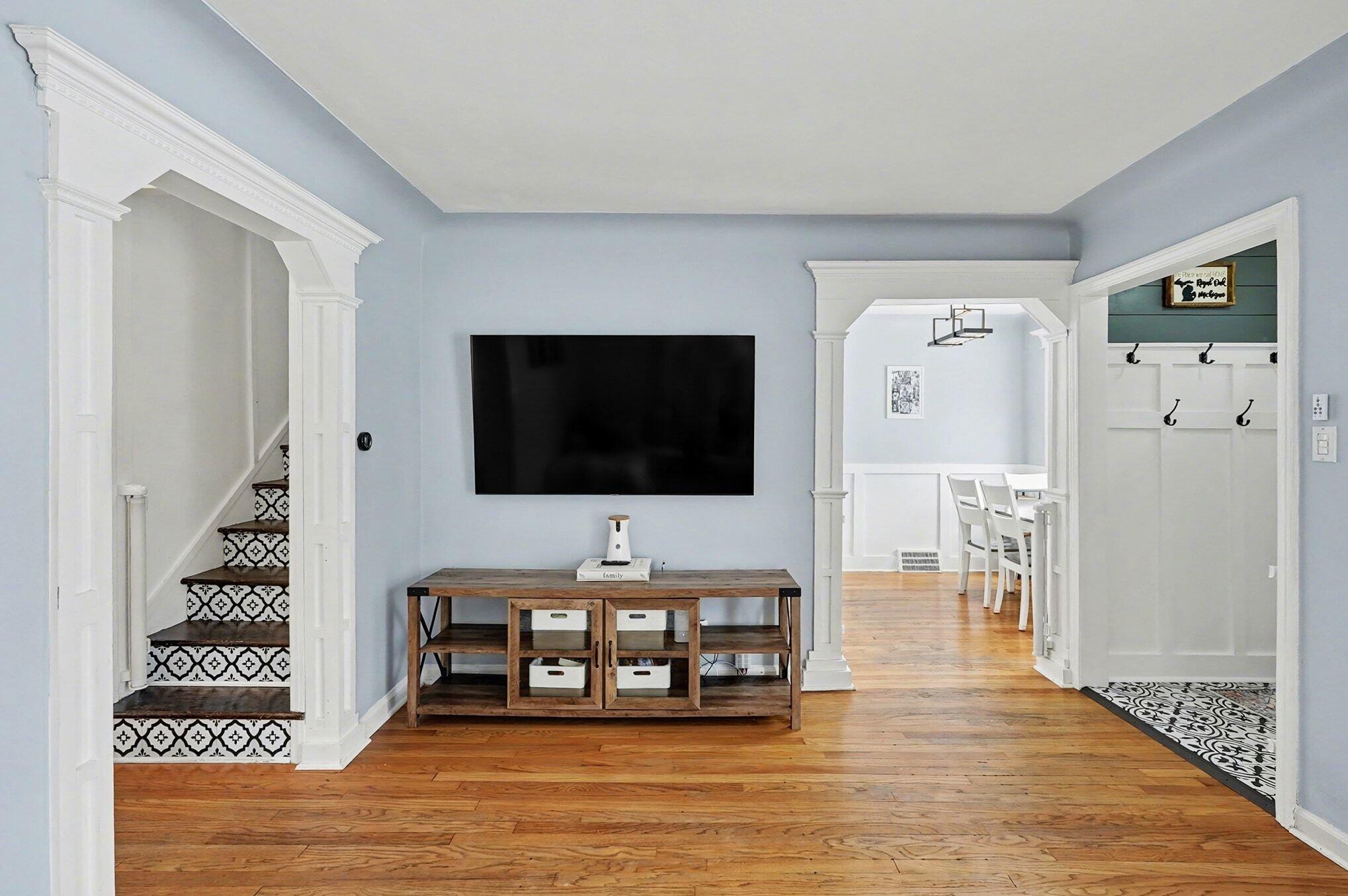 1109 N Alexander Avenue