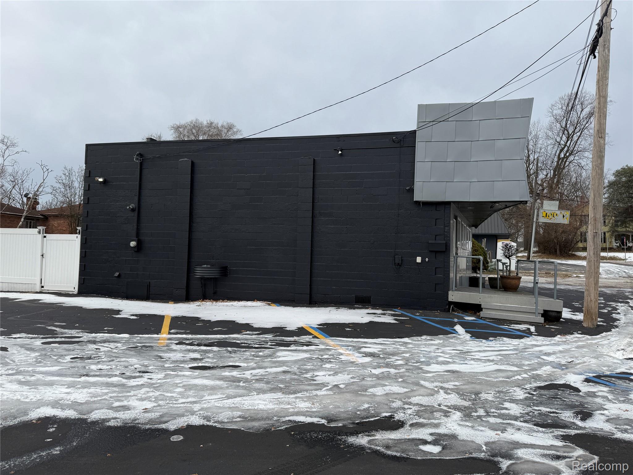 2409 Voorheis Street