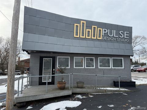 2409 Voorheis Street Waterford Charter Township MI 48341