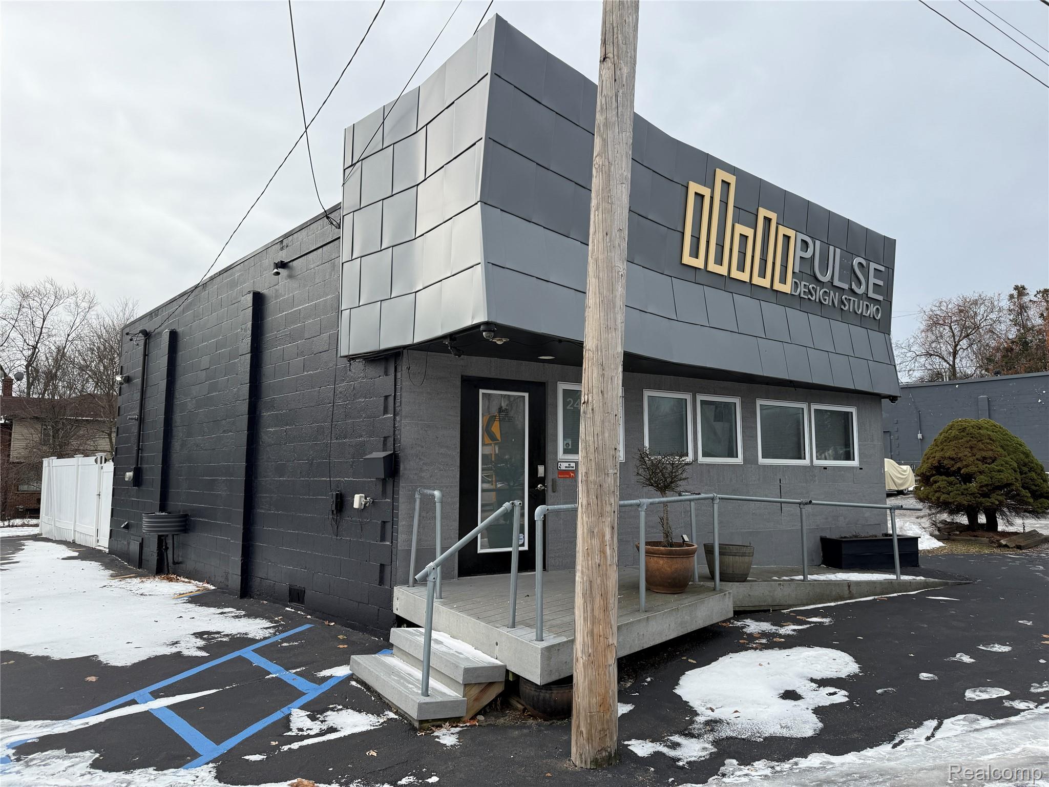 2409 Voorheis Street