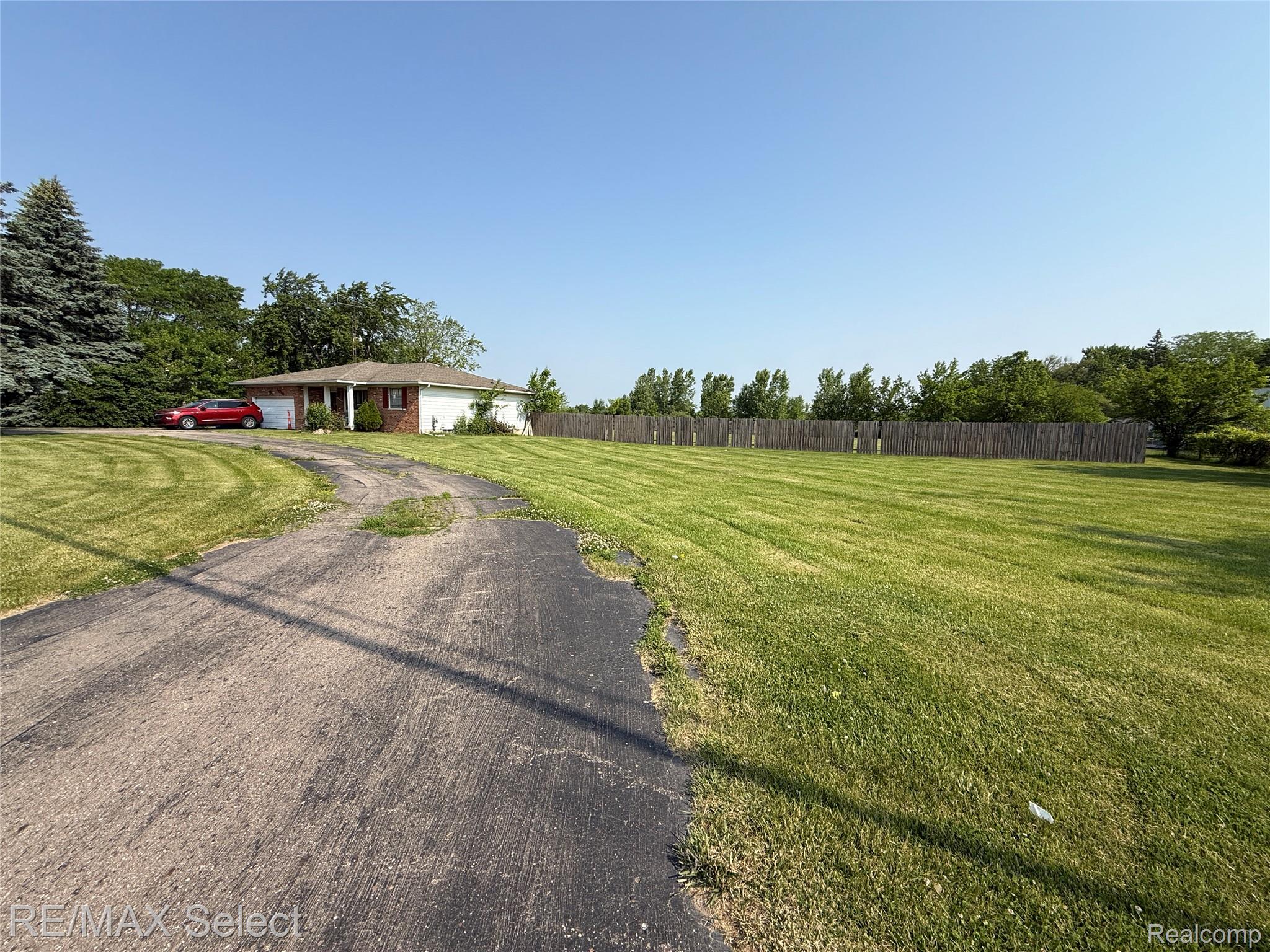 3040 W Hill Road