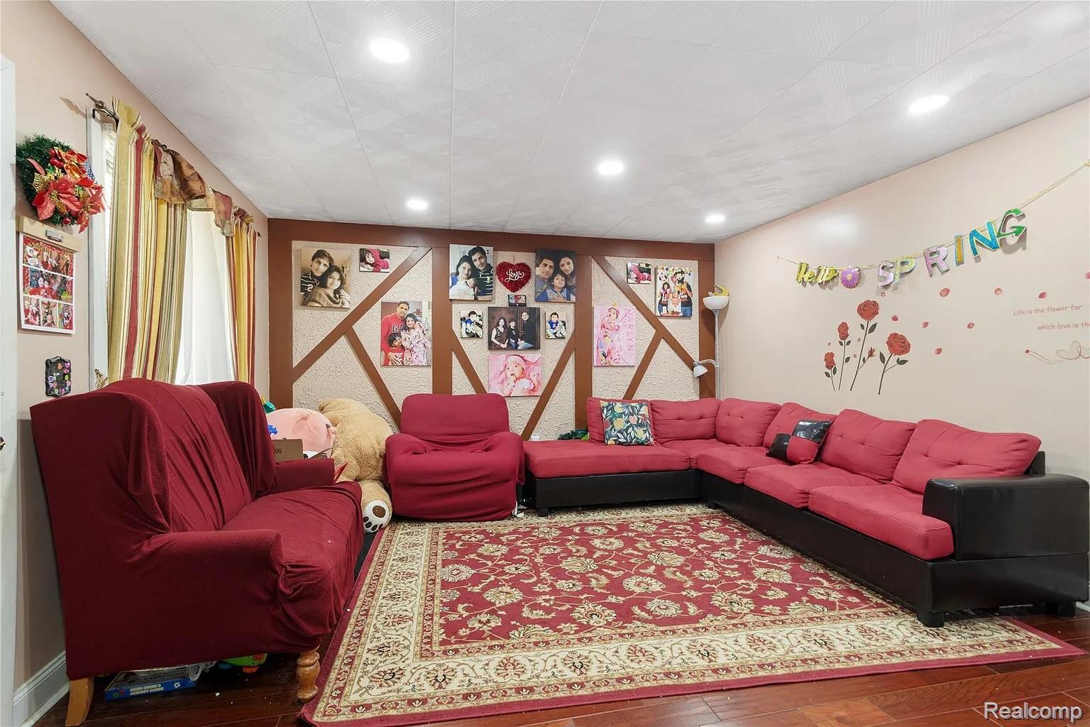 21456 Flanders Street