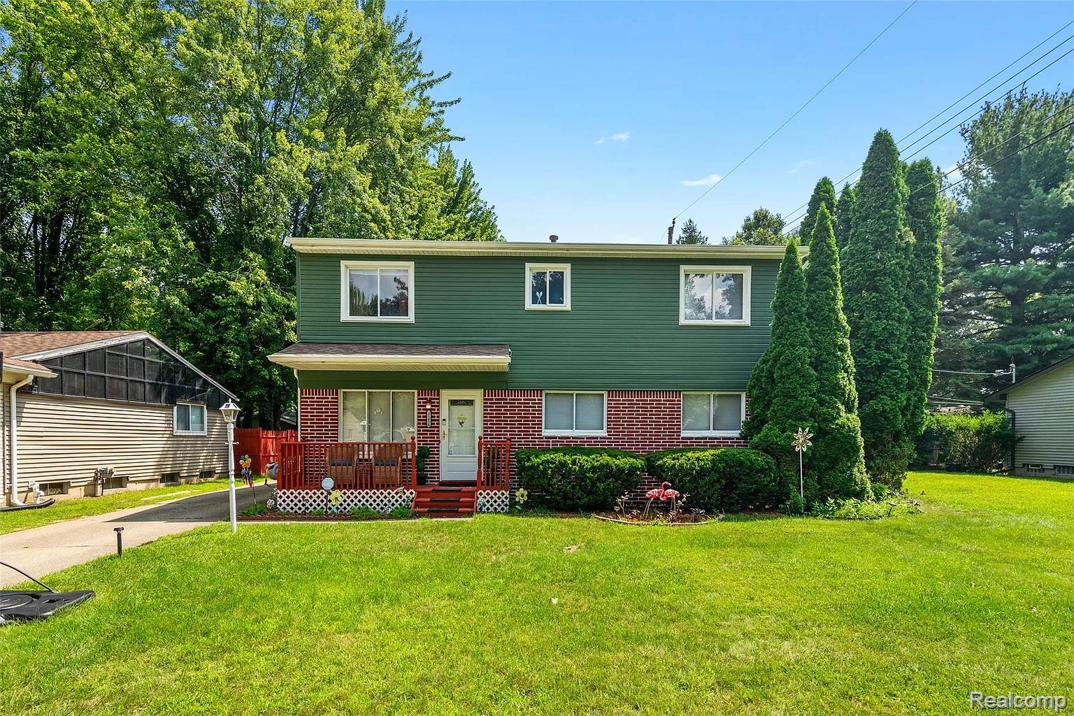 21456 Flanders Street